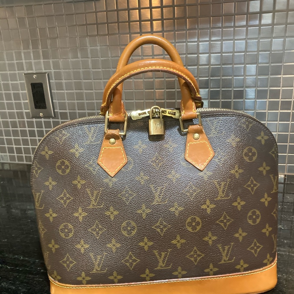 Louis Vuitton Alma PM